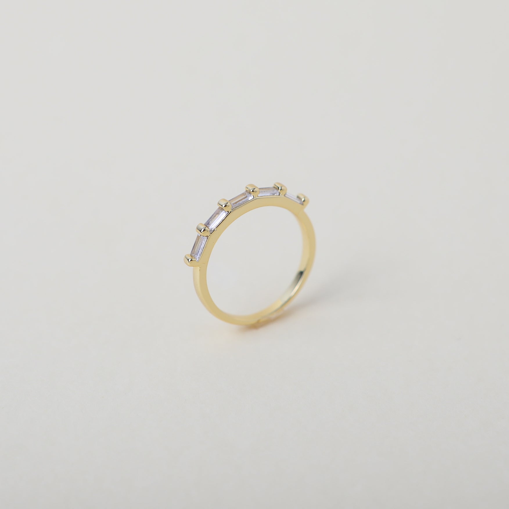 elegant Gold ring with five crystal baguettes