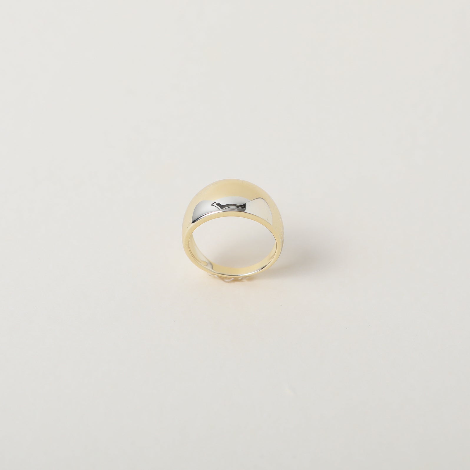 gorgeous minimalist gold dome ring